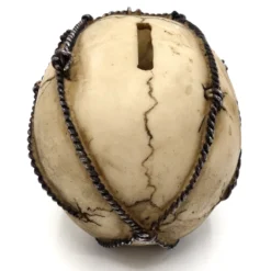 Spardose Totenkopf Stacheldraht -Disney DSC00670